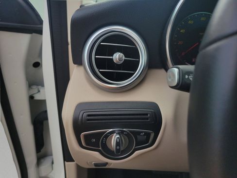 Certified 2022 Mercedes-Benz GLC 300 image 20