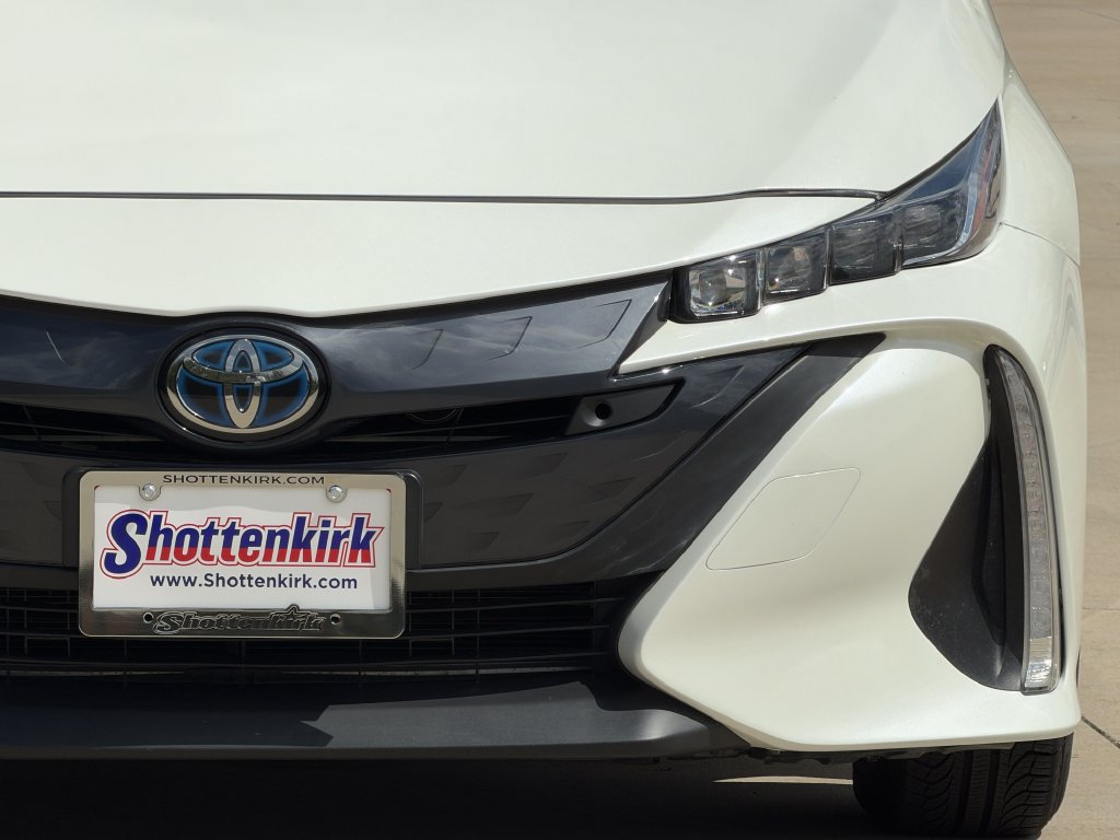 Used 2020 Toyota Prius Prime XLE FWD image 10
