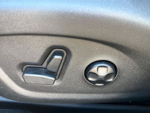 Used 2016 Chrysler 200 S AWD/4WD image 19