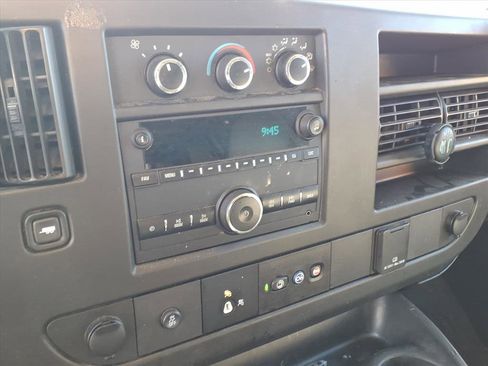 Used 2019 Chevrolet Express 3500 Extended image 8