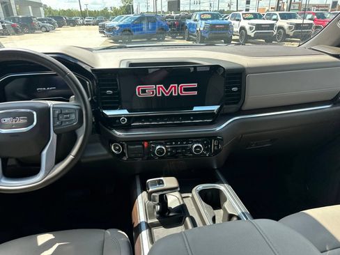 Used 2024 GMC Sierra 1500 SLT w/ SLT Convenience Package RWD image 10