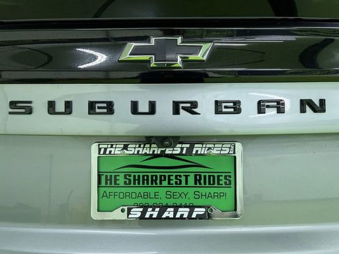 Used 2025 Chevrolet Suburban Z71 AWD/4WD image 12