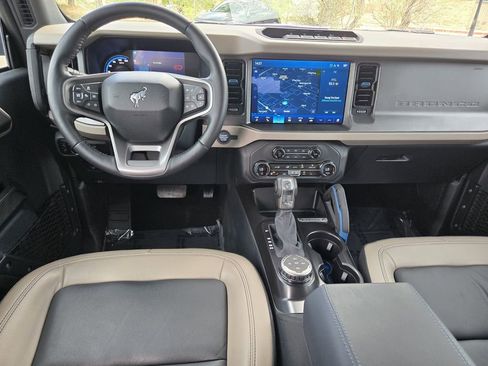 Used 2024 Ford Bronco Wildtrak AWD/4WD image 25