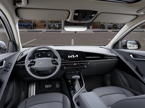 Used 2024 Kia Niro EX Touring FWD image 16