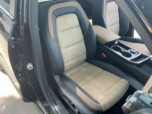 Used 2025 Chevrolet Equinox ACTIV w/ Safety and Technology Package AWD/4WD image 26