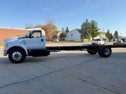 New 2026 Ford F650 2WD Regular Cab Super Duty image 4