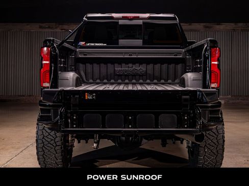 Used 2024 Chevrolet Silverado 2500 High Country w/ Midnight Edition image 9