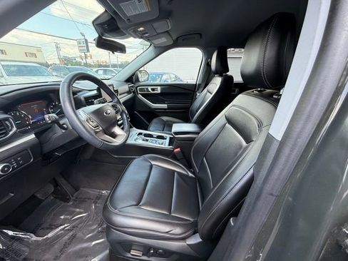 Used 2022 Ford Explorer XLT w/ Equipment Group 202A image 20