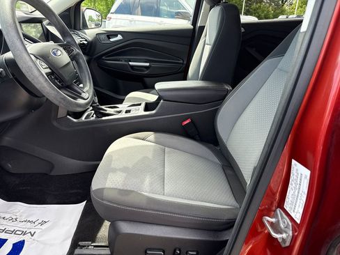 Used 2019 Ford Escape SE FWD image 9