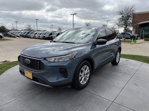 Certified 2024 Ford Escape Active image 3