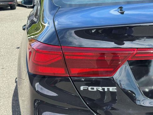 Used 2022 Kia Forte LXS image 10