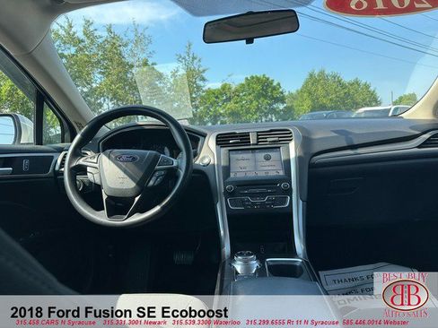 Used 2018 Ford Fusion SE w/ Fusion SE Technology Package FWD image 11