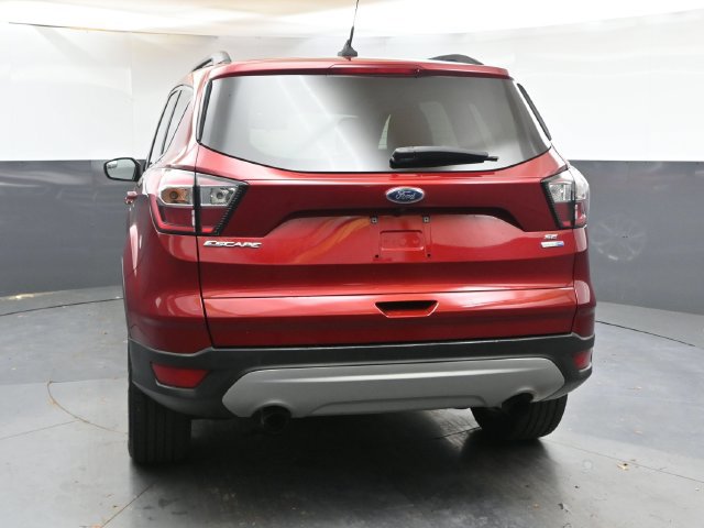 Used 2018 Ford Escape SE w/ SE Sync 3 Package AWD/4WD image 4
