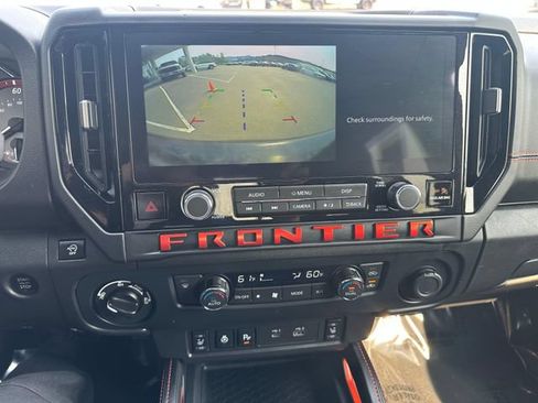 Used 2026 Nissan Frontier PRO-4X AWD/4WD image 16