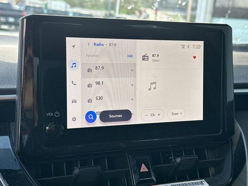 Used 2023 Toyota Corolla SE image 16