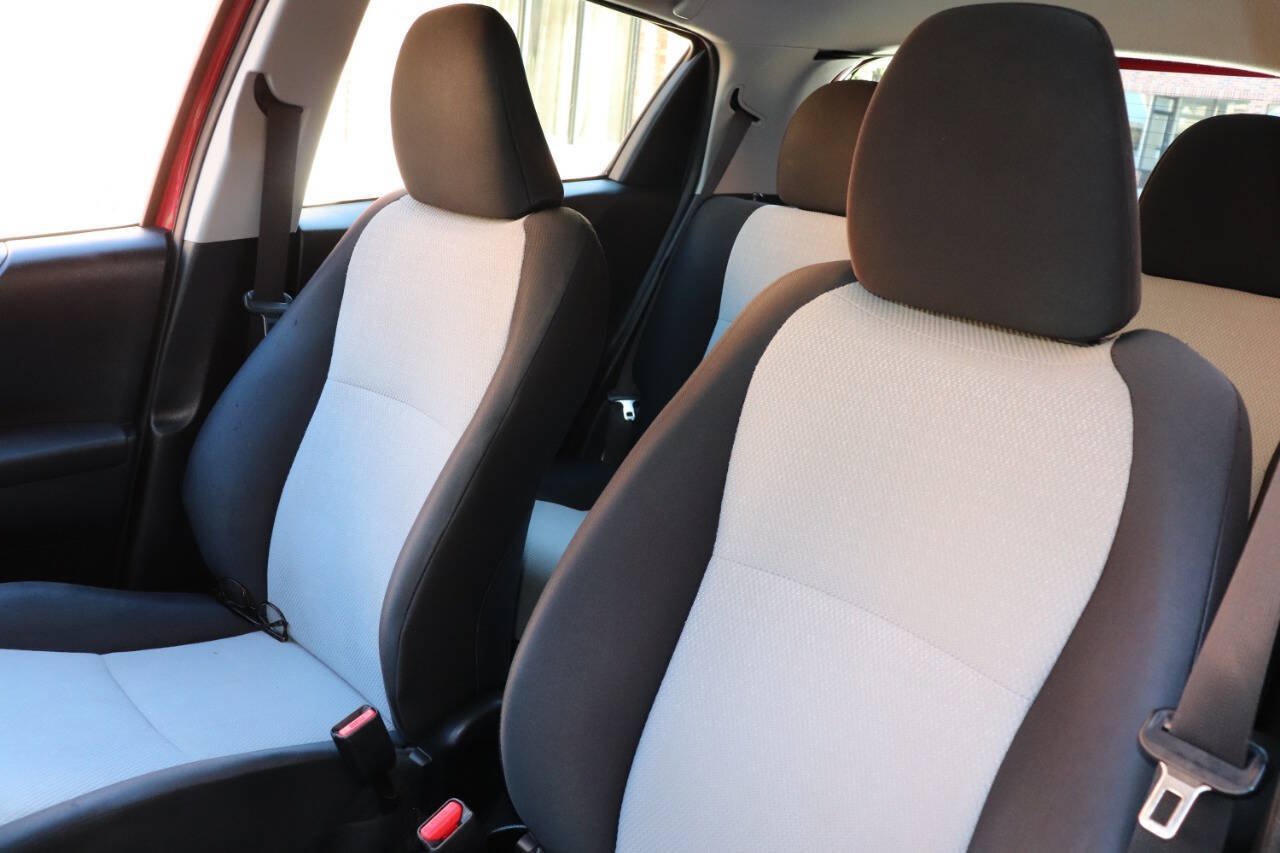 Used 2014 Toyota Yaris L FWD image 16
