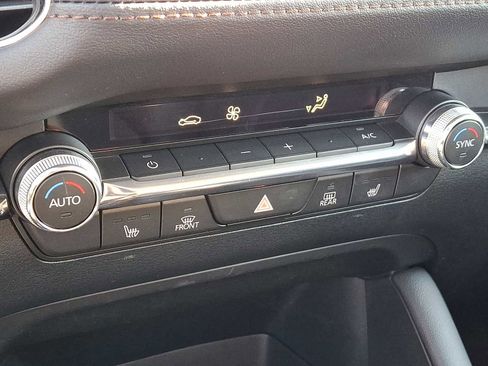 Used 2023 MAZDA MAZDA3 s image 18