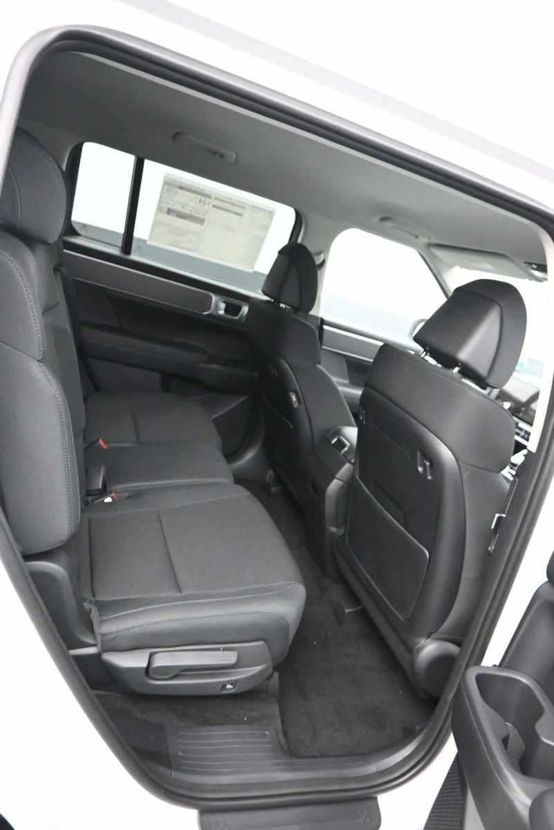 New 2027 Hyundai Santa Fe SE FWD image 12