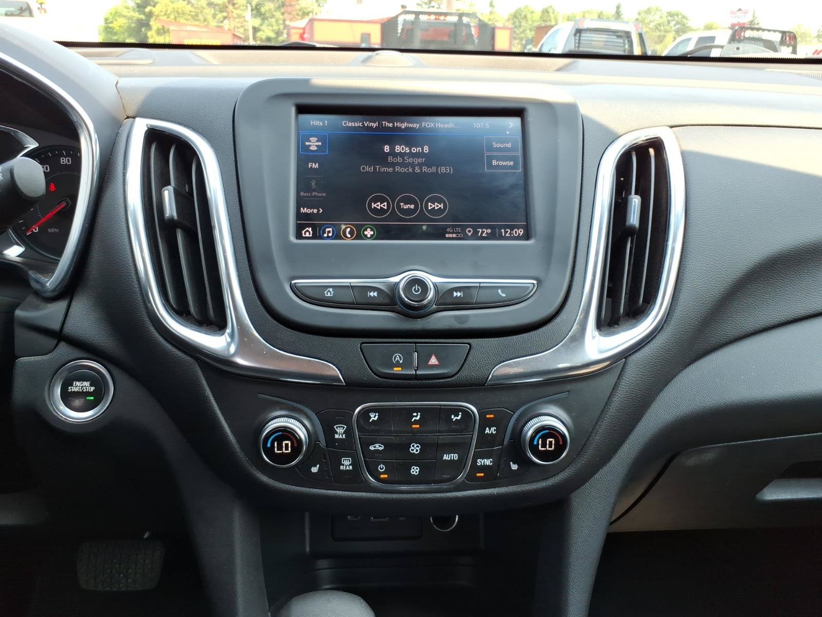 Used 2022 Chevrolet Equinox LT AWD/4WD image 16