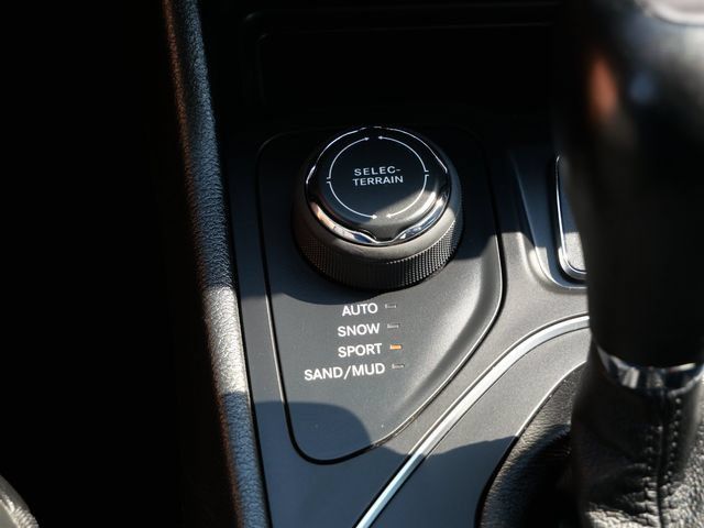 Used 2021 Jeep Cherokee Latitude Lux AWD/4WD image 21