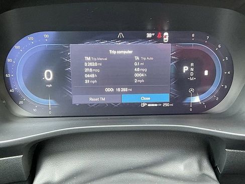 Certified 2025 Volvo XC40 B5 Plus image 32