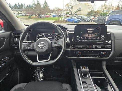 Used 2022 Nissan Pathfinder SV image 21