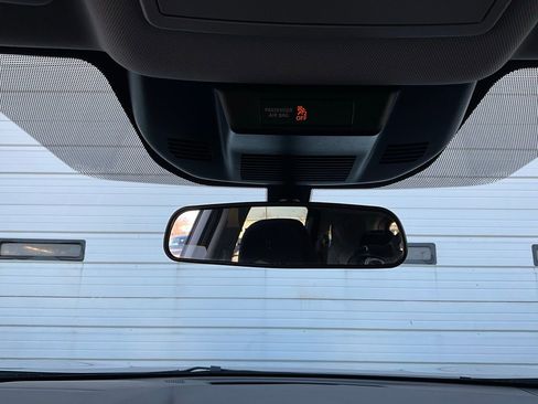 Used 2025 Nissan Rogue SV image 18