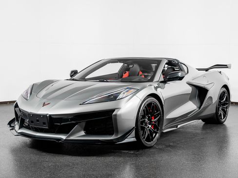 Used 2023 Chevrolet Corvette Z06 image 21