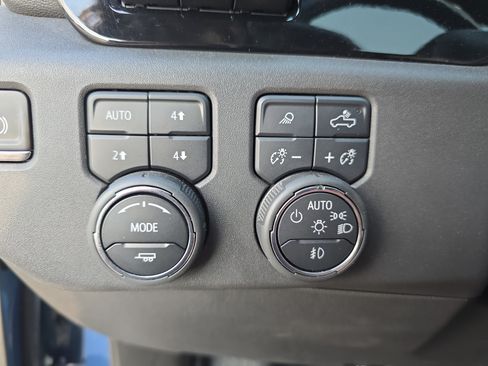 Used 2024 Chevrolet Silverado 1500 High Country w/ High Country Premium Package AWD/4WD image 27