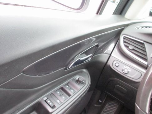 Used 2021 Buick Encore Preferred image 20