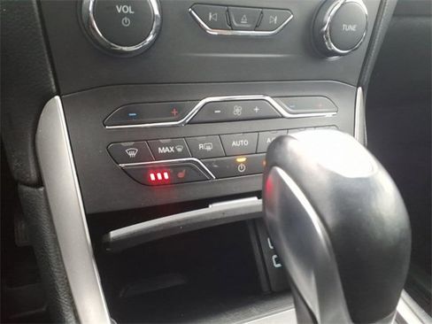 Used 2017 Ford Edge SEL w/ Canadian Touring Package image 19