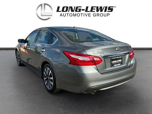 Used 2017 Nissan Altima 2.5 SV image 4