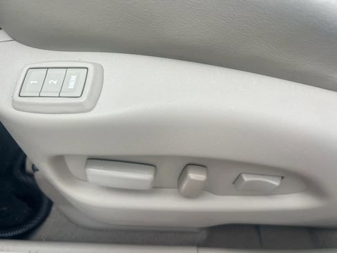 Used 2015 Cadillac SRX Luxury w/ Driver Awareness Package FWD image 31