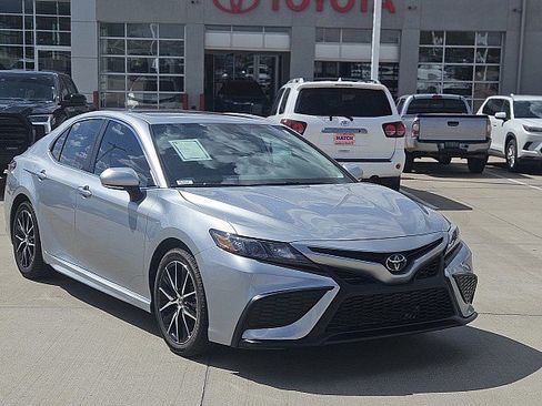 Used 2023 Toyota Camry SE w/ Audio Upgrade Package FWD image 1