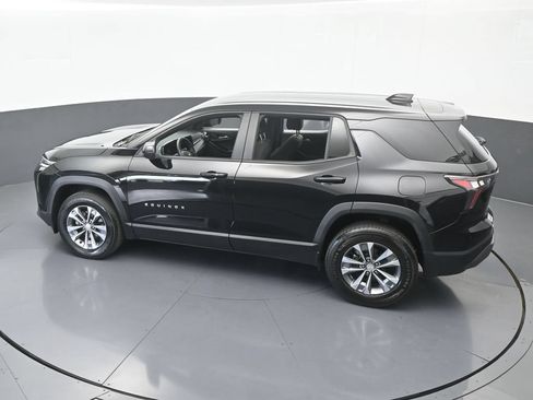 Used 2026 Chevrolet Equinox LT FWD image 43