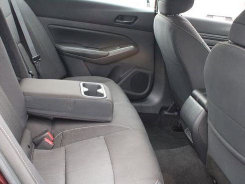 Used 2025 Nissan Altima 2.5 SV image 39