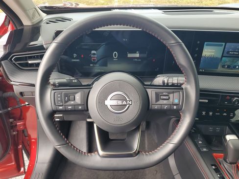 Certified 2025 Nissan Kicks SR image 16