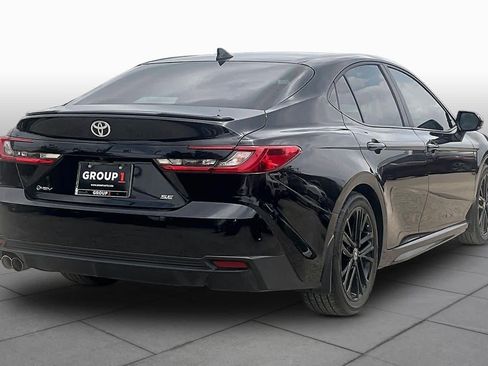 Used 2025 Toyota Camry SE w/ Convenience Package FWD image 13