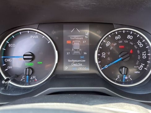 Used 2022 Toyota RAV4 LE AWD/4WD image 14