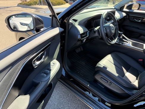 Certified 2025 Acura ADX Base image 14