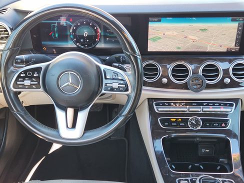 Used 2019 Mercedes-Benz E 300 E 300 image 25