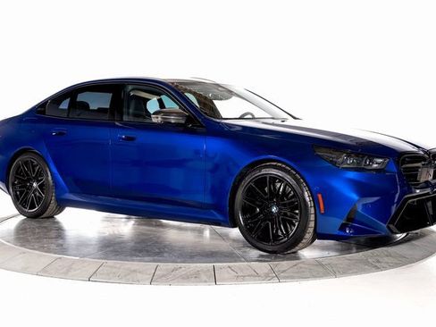 Used 2025 BMW M5 w/ Carbon Package image 9