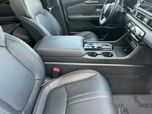 Certified 2025 Honda Pilot Elite image 17