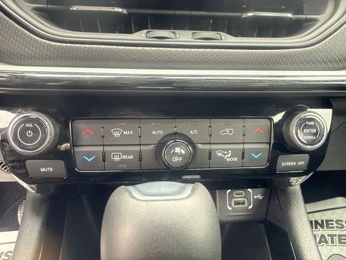 Used 2025 Jeep Compass Limited w/ High Altitude Package AWD/4WD image 16