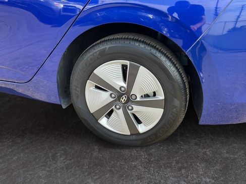 Used 2022 Hyundai Ioniq Blue FWD image 10