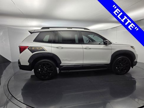 Used 2023 Honda Passport Elite image 12