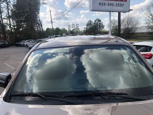 Used 2019 Nissan Titan PRO-4X image 16