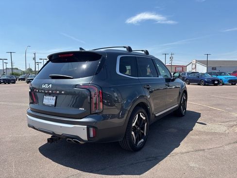 Used 2024 Kia Telluride EX AWD/4WD image 5