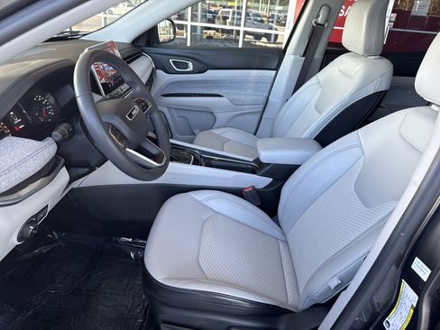 Used 2022 Jeep Compass Latitude w/ Sun and Sound Group image 18