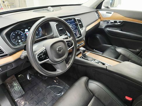 Used 2017 Volvo XC90 T6 Inscription w/ Vision Package image 2